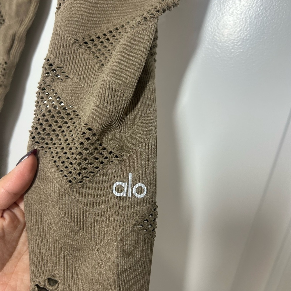 Alo Yoga Seamless Radiance Brown Mesh Tan Leggings size XS athleisure workout - Picture 13 of 13